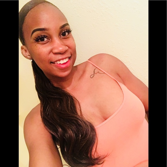 Meet your Posher, Ariel - Picture 1 of 1